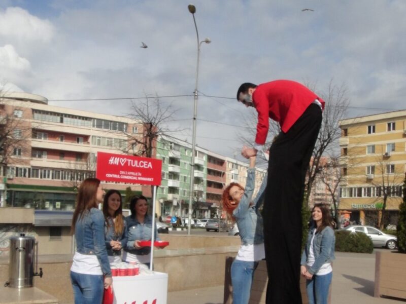 Godmother semnează campania de comunicare BTL dedicată lansării unor noi magazine H&M